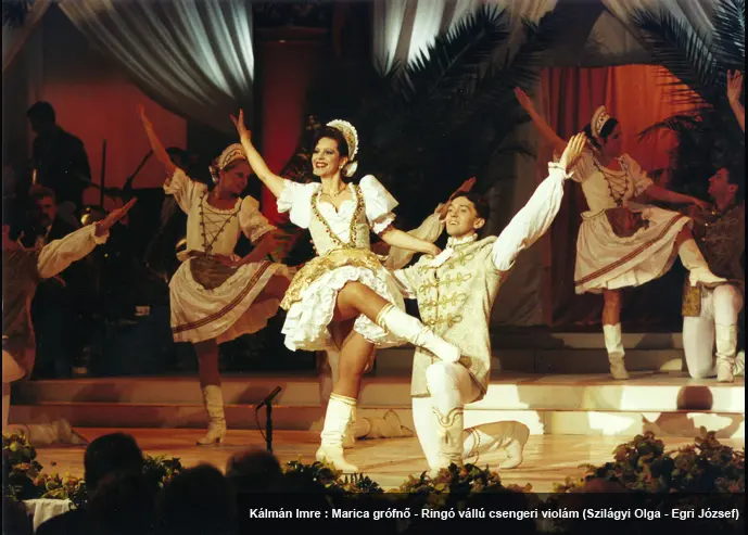 Kálmán Imre: Marica grófnő - Ringó vállú csengeri violám (Szilágyi Olga - Egri József)