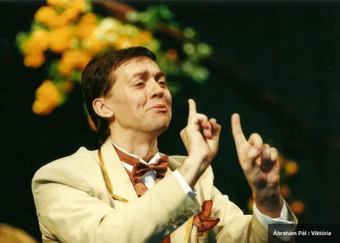 Ábrahám Pál: Viktória